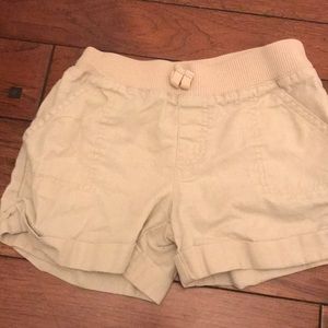 Cute tan shorts!